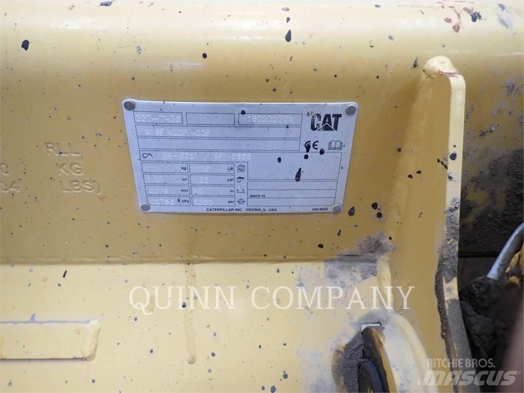 CAT 415F2IL Graaf-laadcombinaties