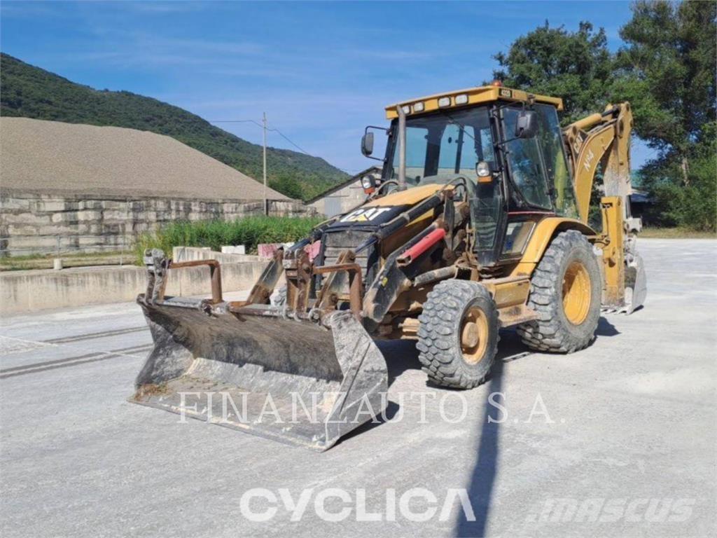 CAT 432DAA Graaf-laadcombinaties