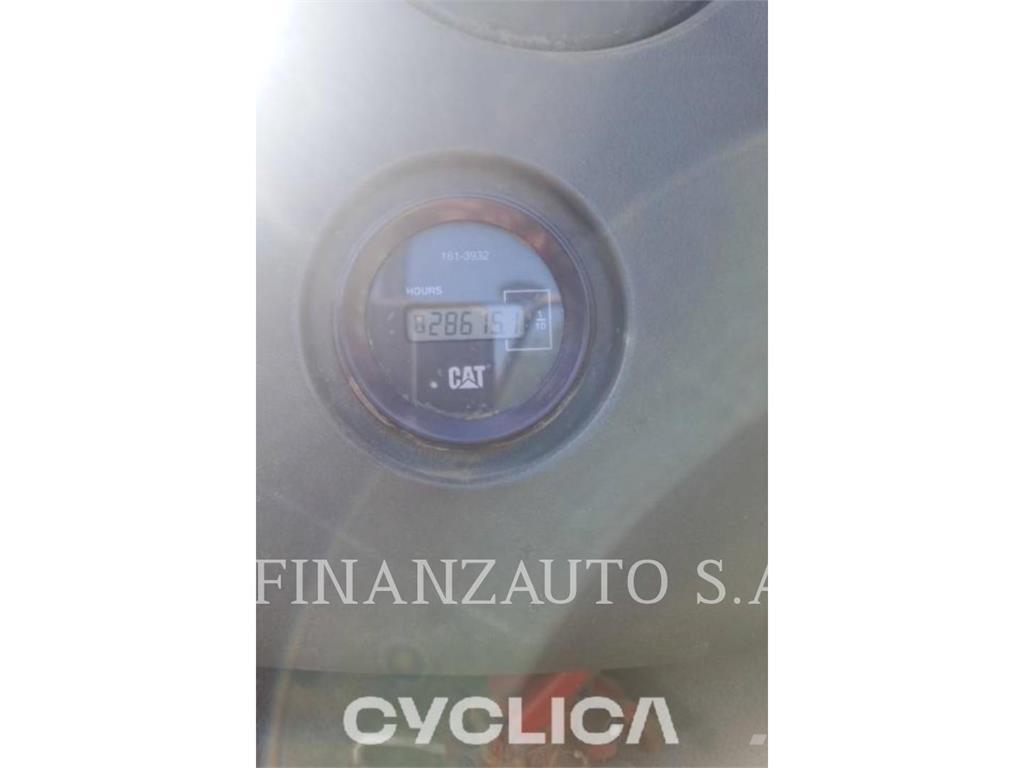 CAT 432DAA Graaf-laadcombinaties