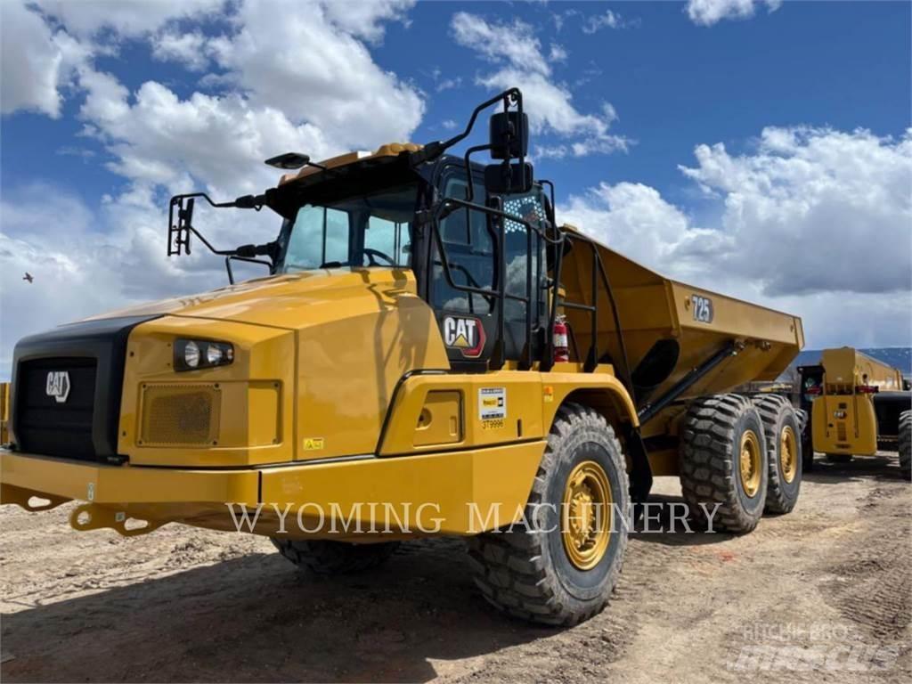 CAT 725 Knik dumptrucks