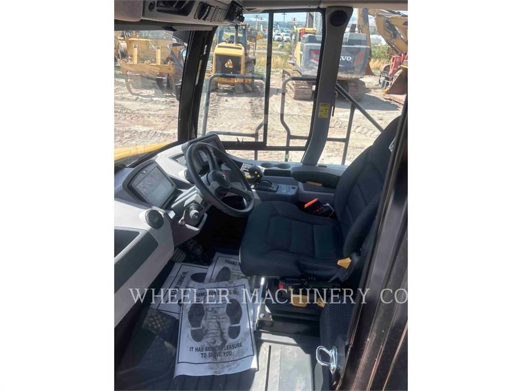 CAT 725 Knik dumptrucks