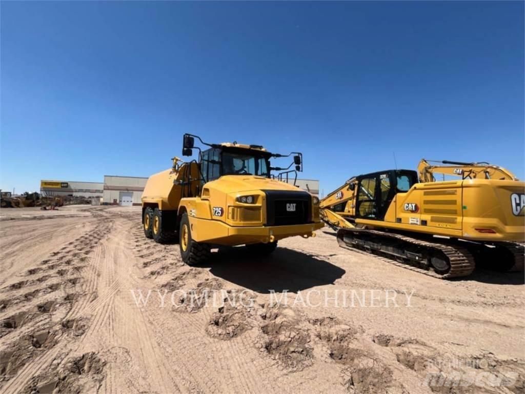 CAT 725 Knik dumptrucks