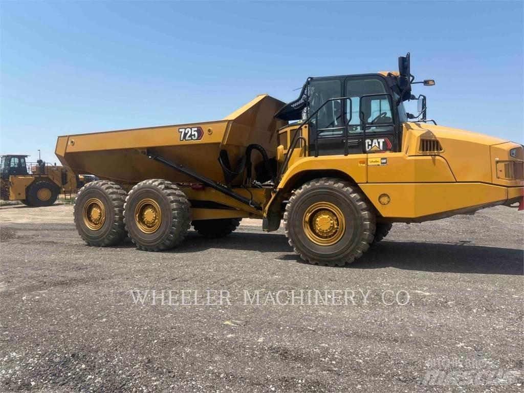 CAT 725 Knik dumptrucks