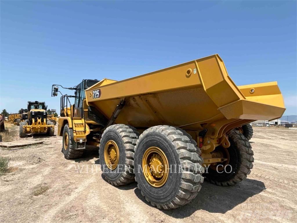 CAT 725 Knik dumptrucks