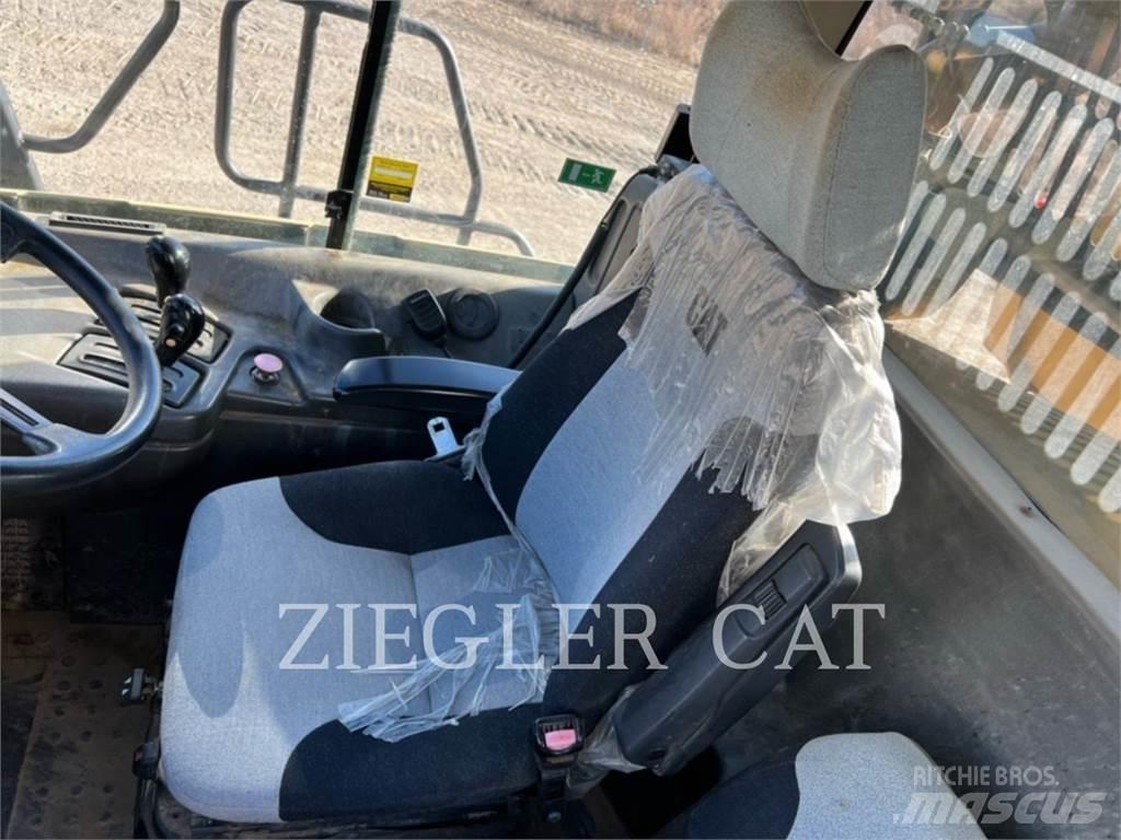 CAT 725 Knik dumptrucks