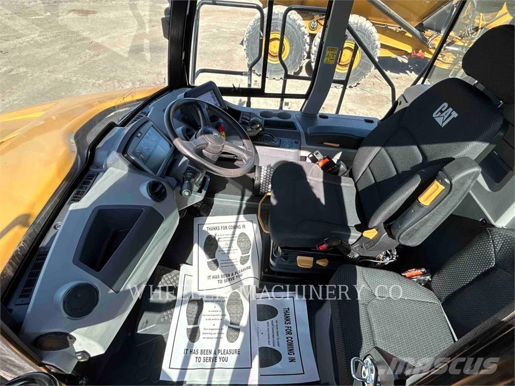 CAT 725 Knik dumptrucks