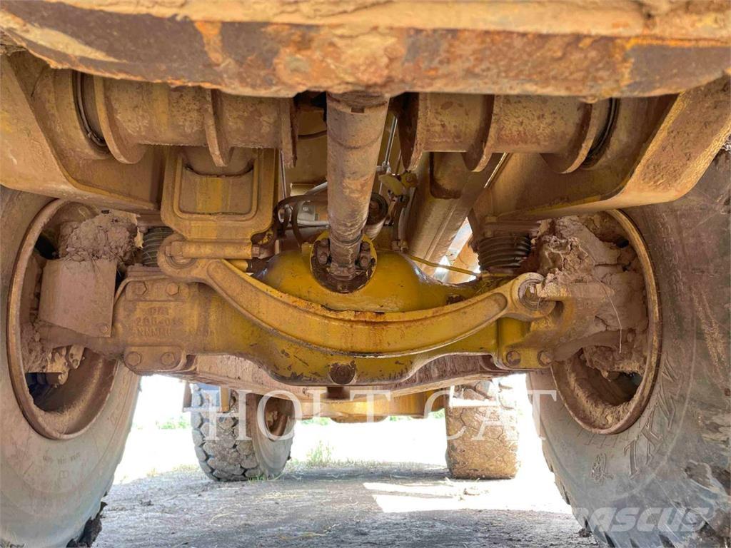 CAT 725 Knik dumptrucks