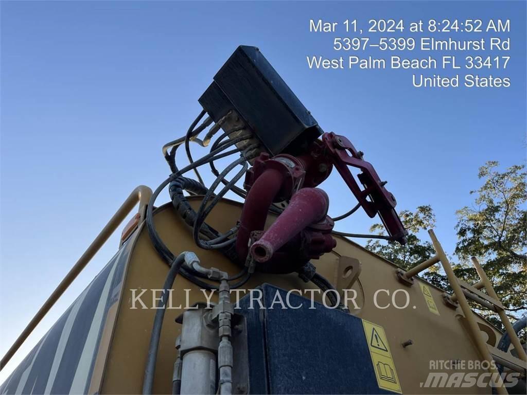 CAT 725 Knik dumptrucks