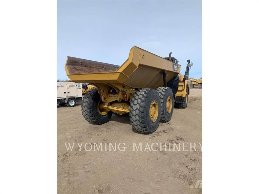 CAT 725C 2 Knik dumptrucks