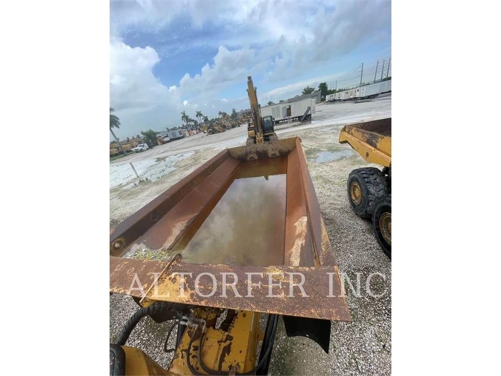 CAT 725C2 Knik dumptrucks
