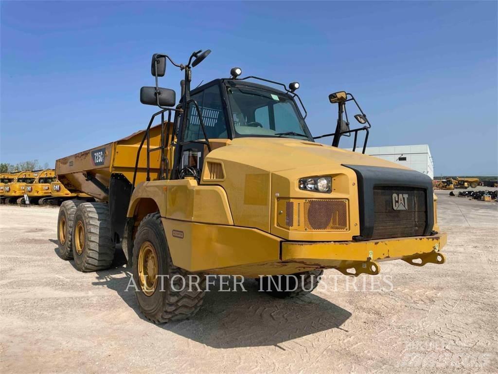 CAT 725C2 Knik dumptrucks
