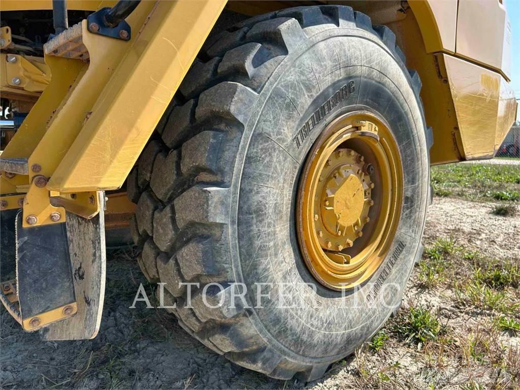 CAT 725C2 Knik dumptrucks
