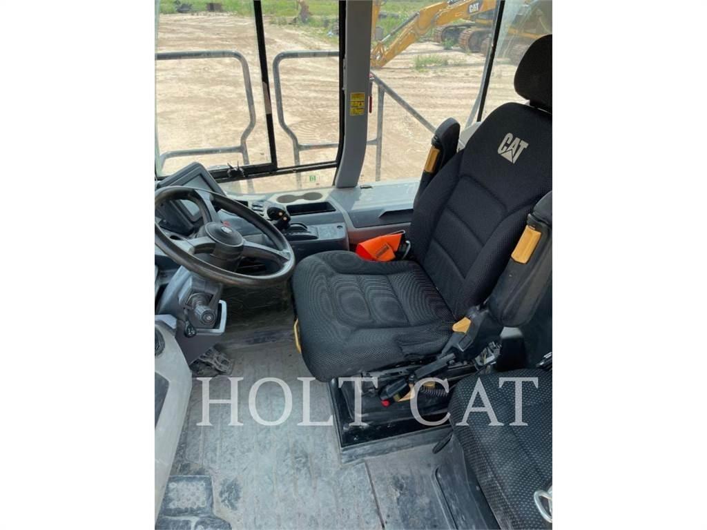 CAT 735 Knik dumptrucks