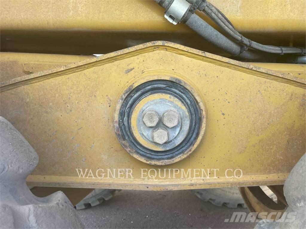 CAT 740B WT Water tankwagens