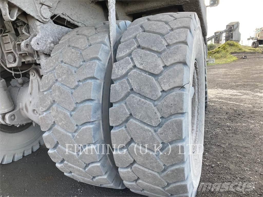 CAT 775D Knik dumptrucks