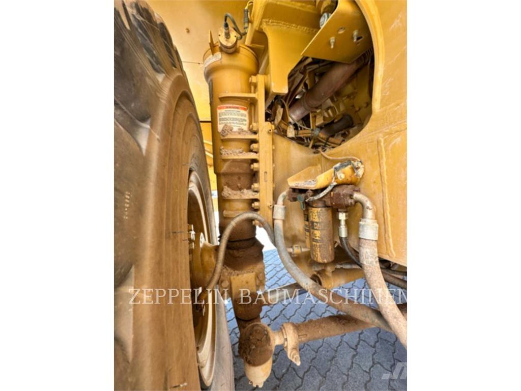 CAT 775E Knik dumptrucks