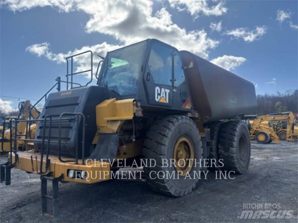 CAT 775F Water tankwagens