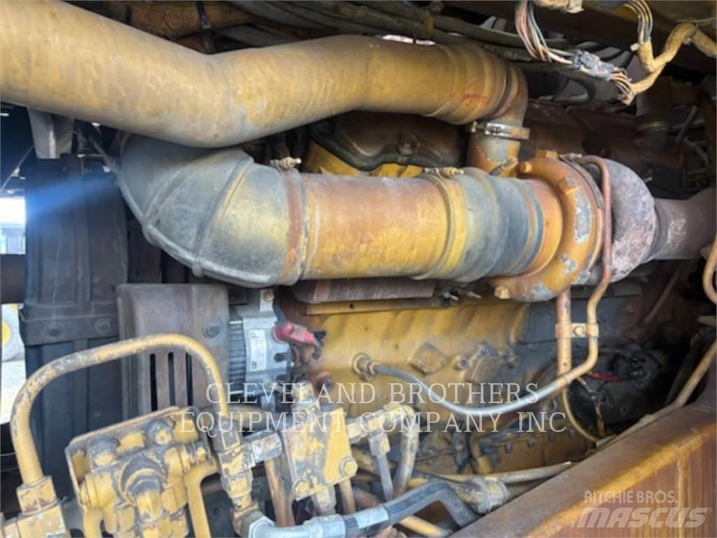 CAT 775F Water tankwagens