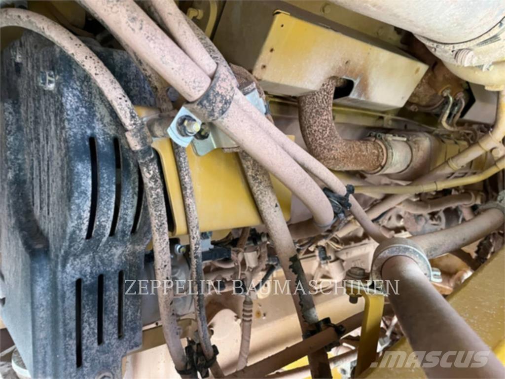 CAT 775G Knik dumptrucks