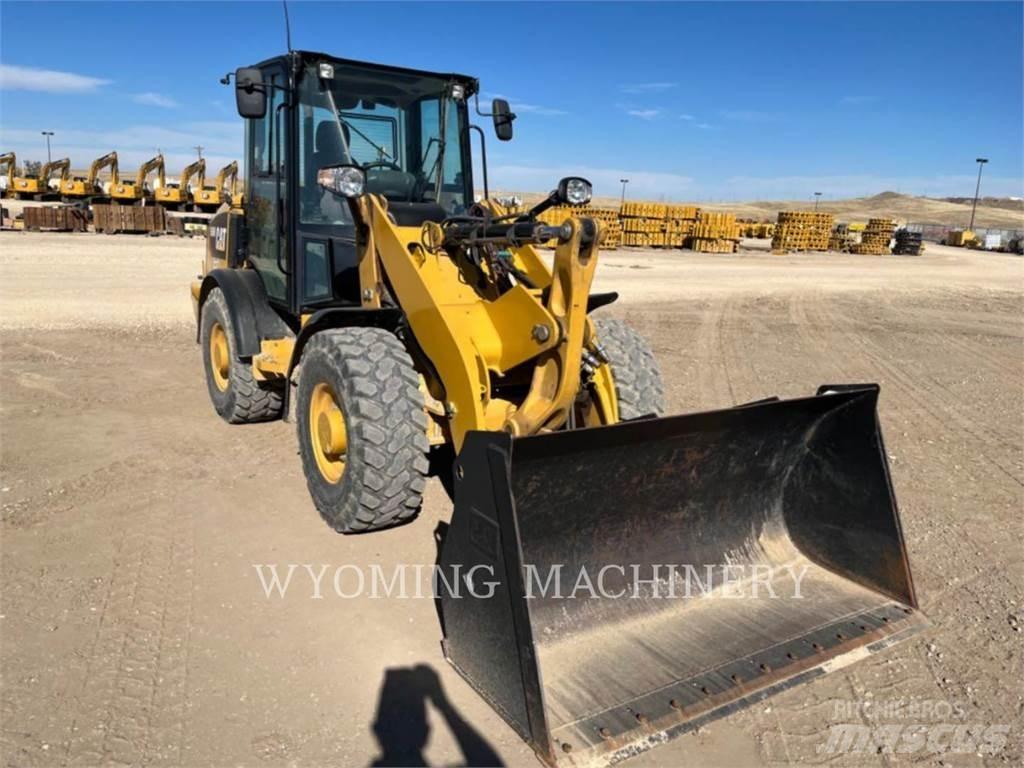 CAT 906M Wielladers
