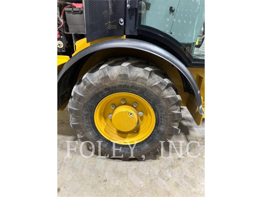 CAT 906M Wielladers