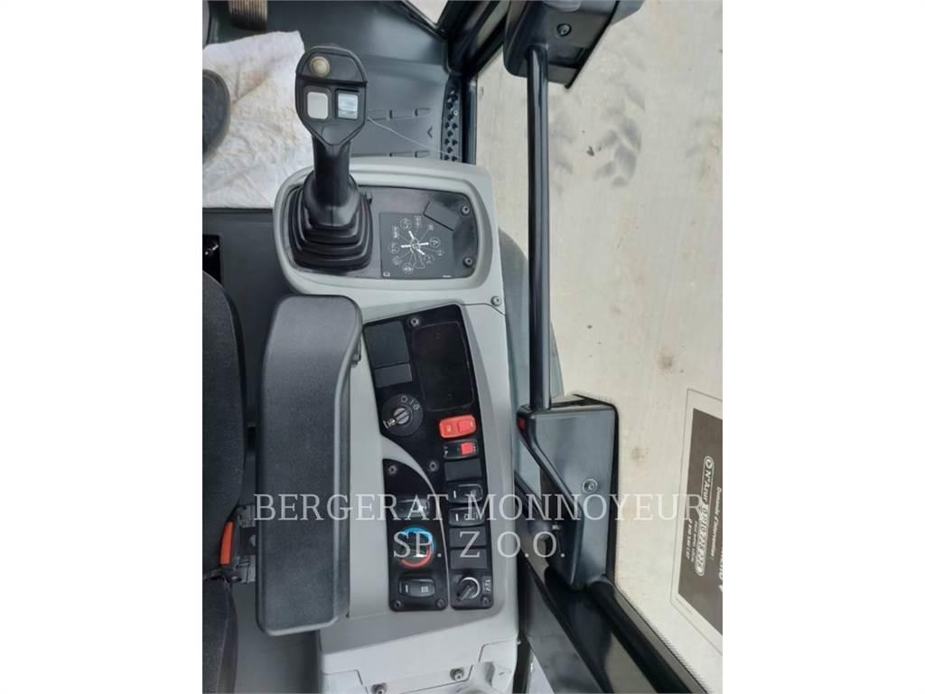 CAT 906M Wielladers