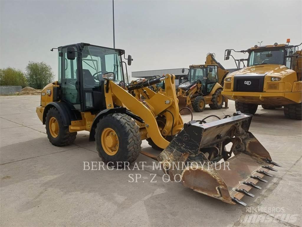 CAT 906M Wielladers
