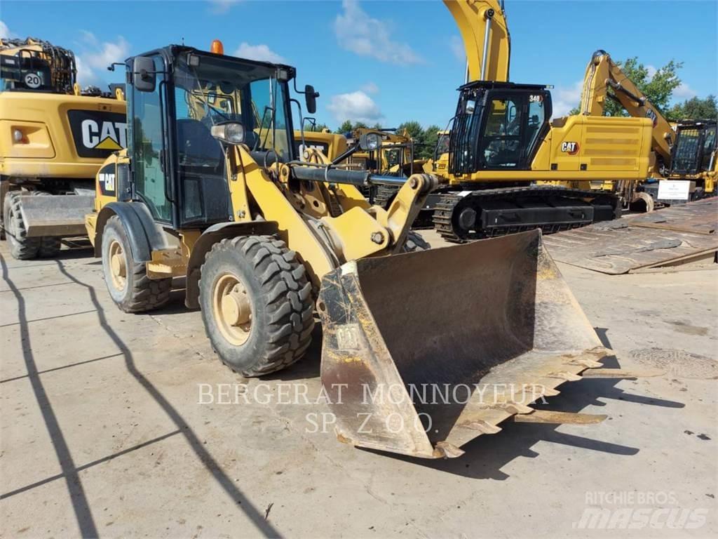 CAT 906M Wielladers