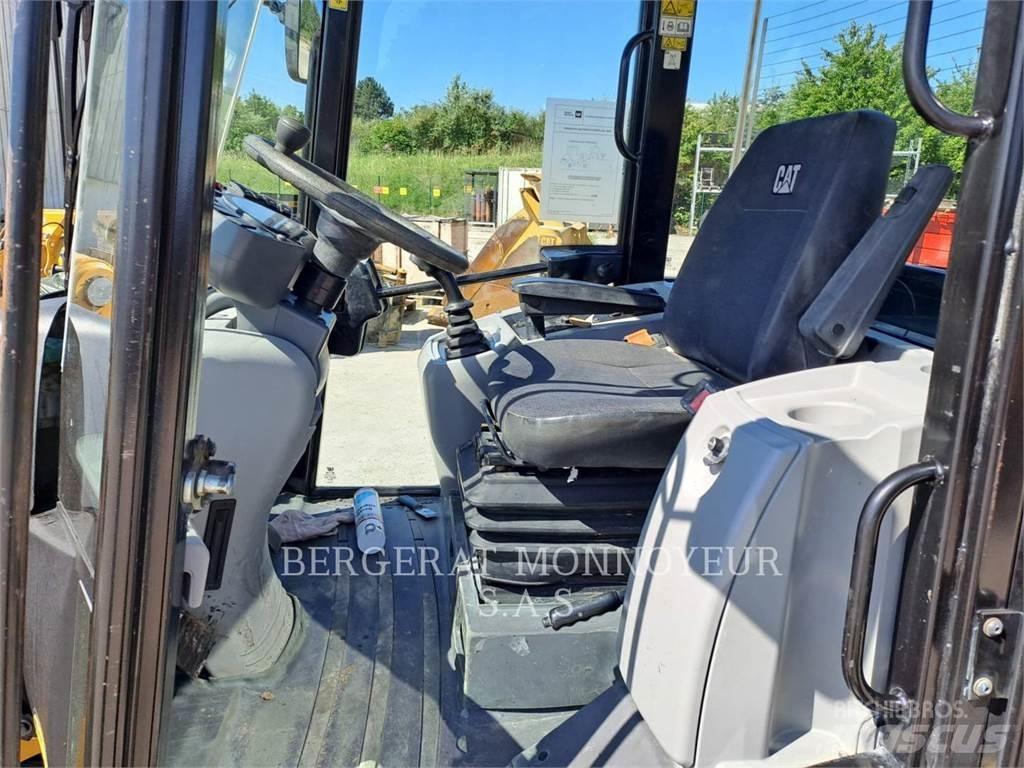 CAT 906M Wielladers