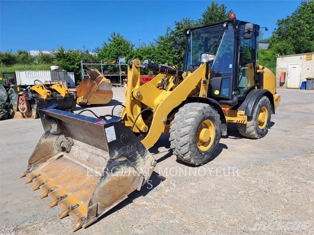 CAT 906M Wielladers