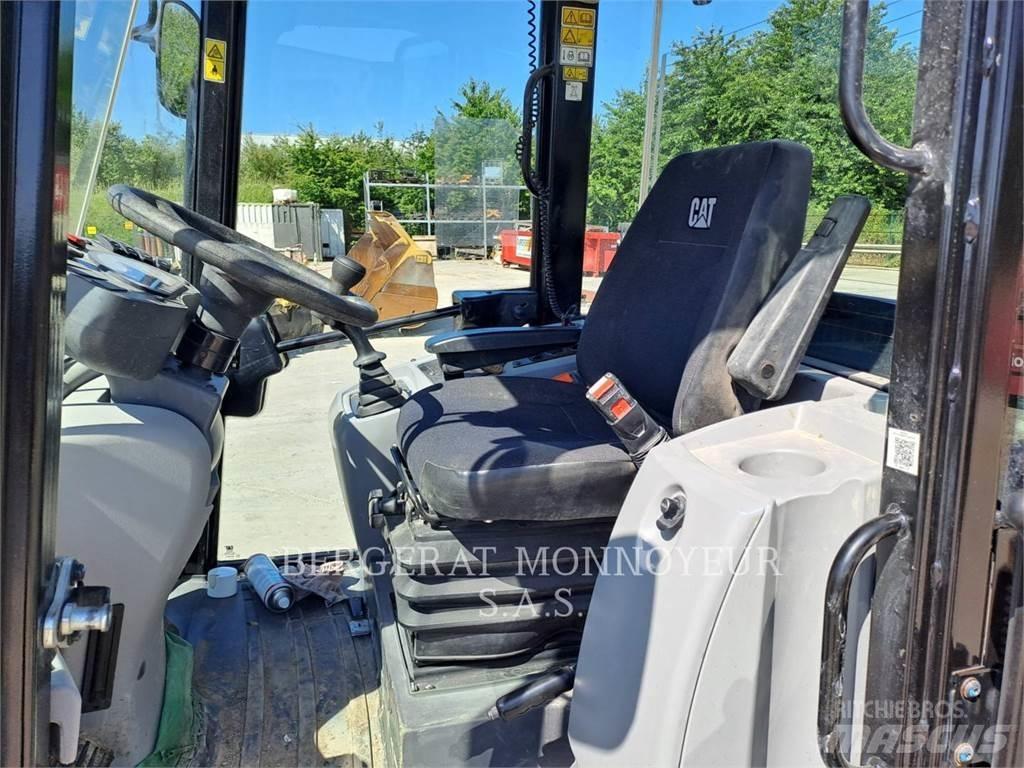 CAT 906M Wielladers