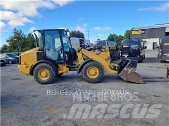 CAT 906M Wielladers