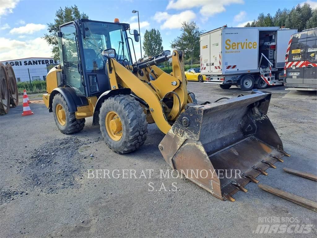 CAT 906M Wielladers