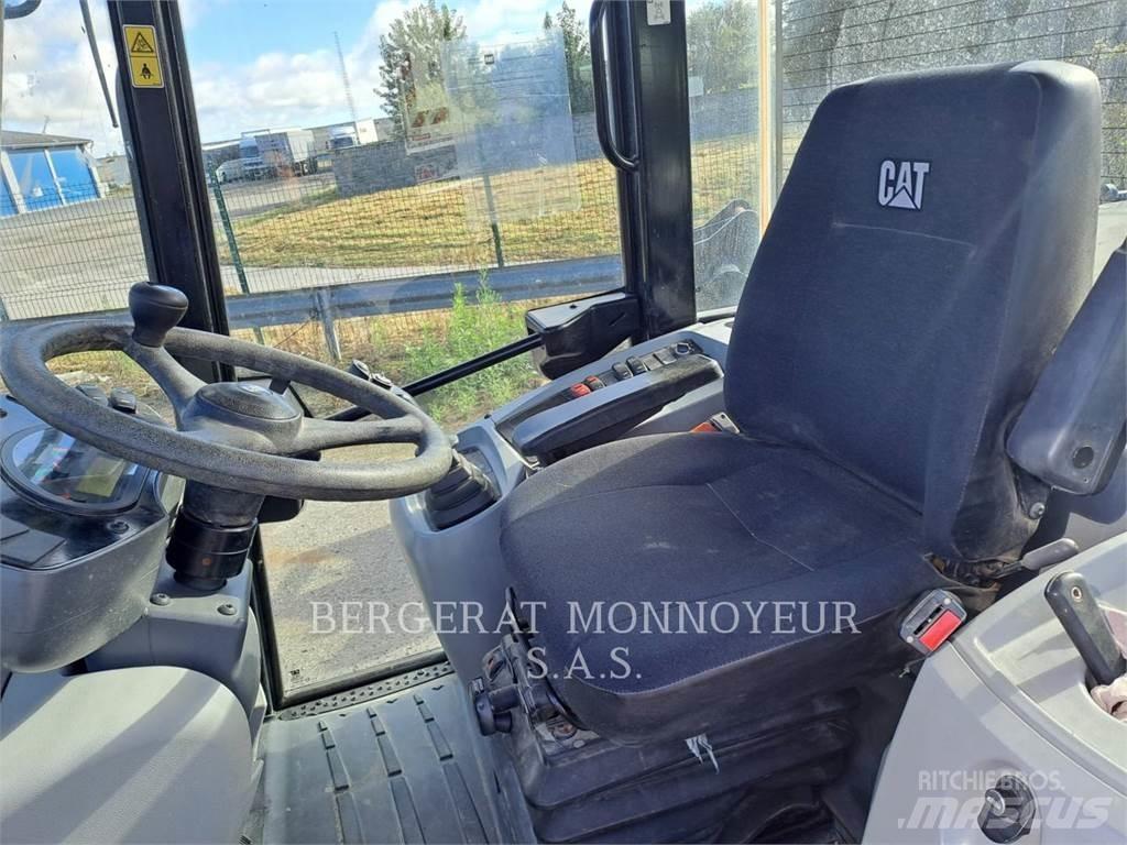 CAT 906M Wielladers