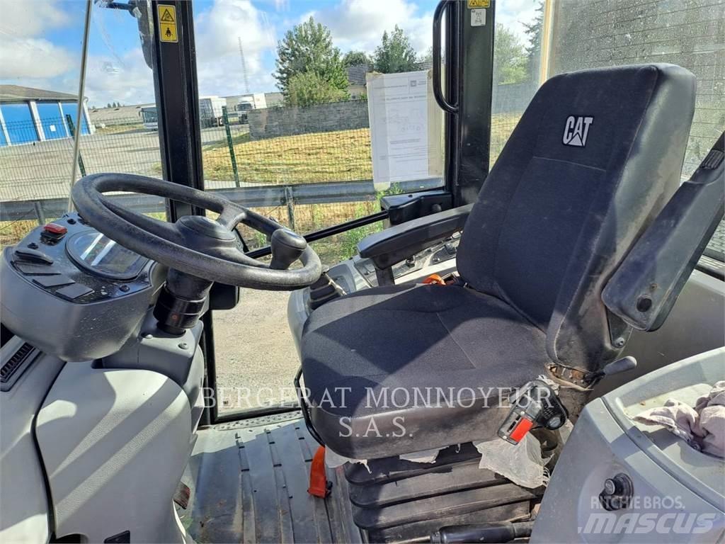 CAT 906M Wielladers