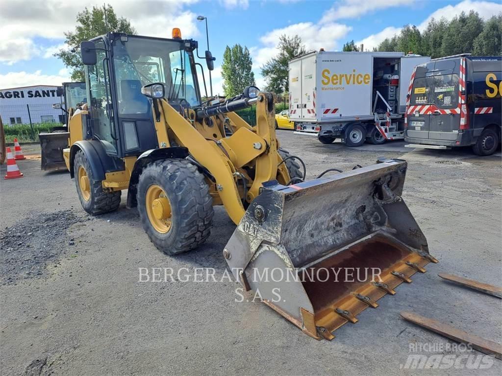 CAT 906M Wielladers