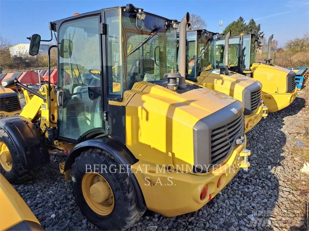 CAT 906M Wielladers