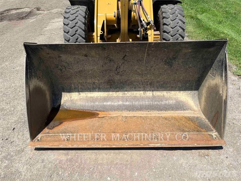 CAT 906M Wielladers