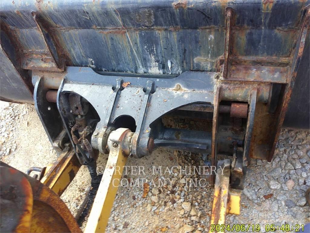 CAT 906M Wielladers