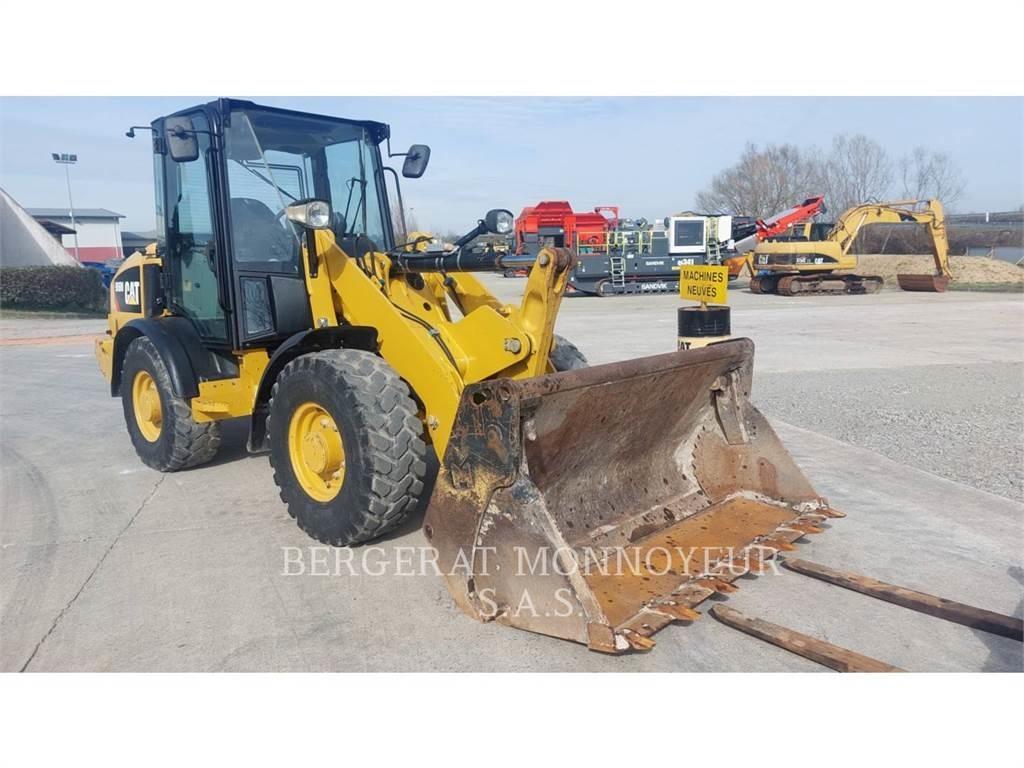CAT 906M Wielladers