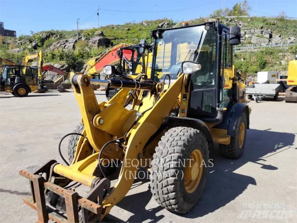 CAT 906M Wielladers