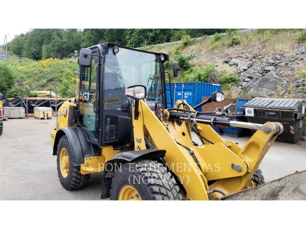 CAT 906M Wielladers