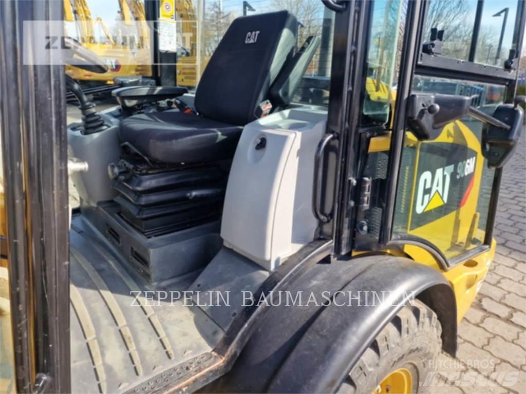 CAT 906M Wielladers