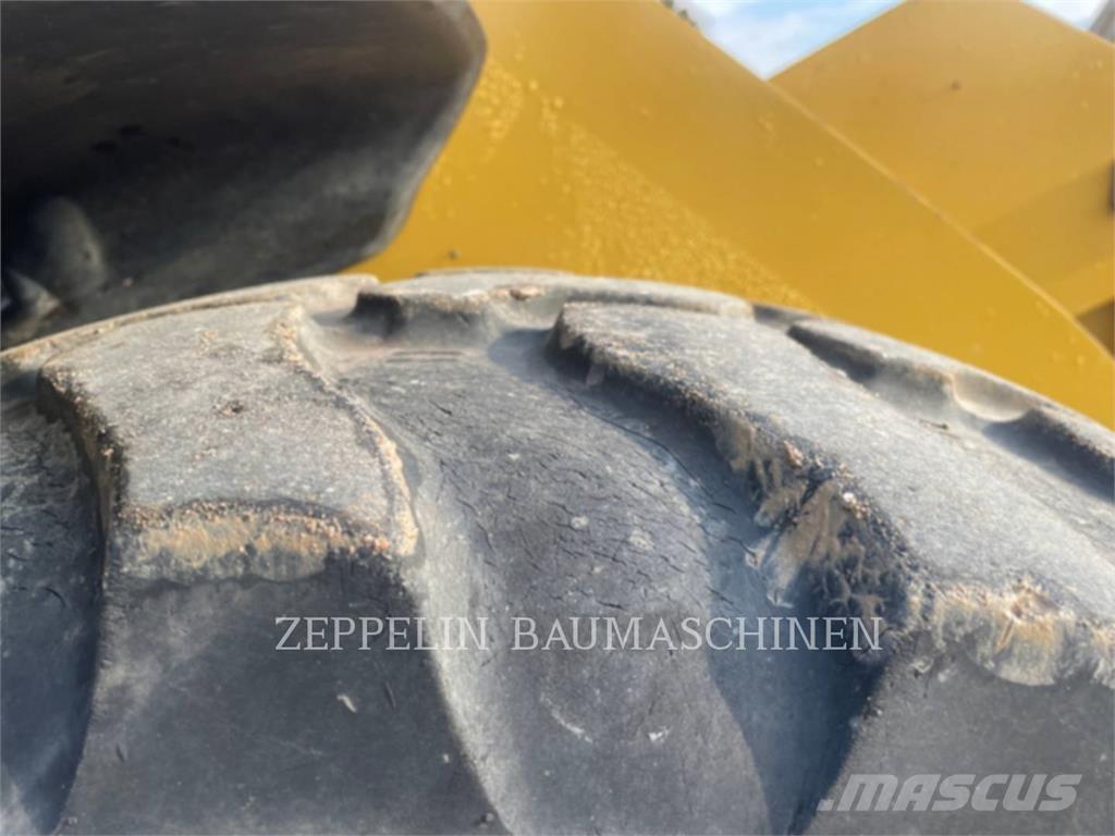 CAT 906M Wielladers