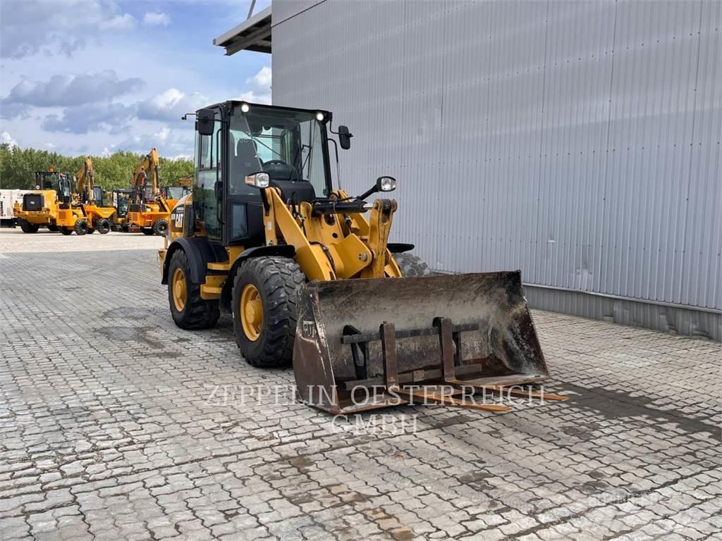 CAT 907M Wielladers