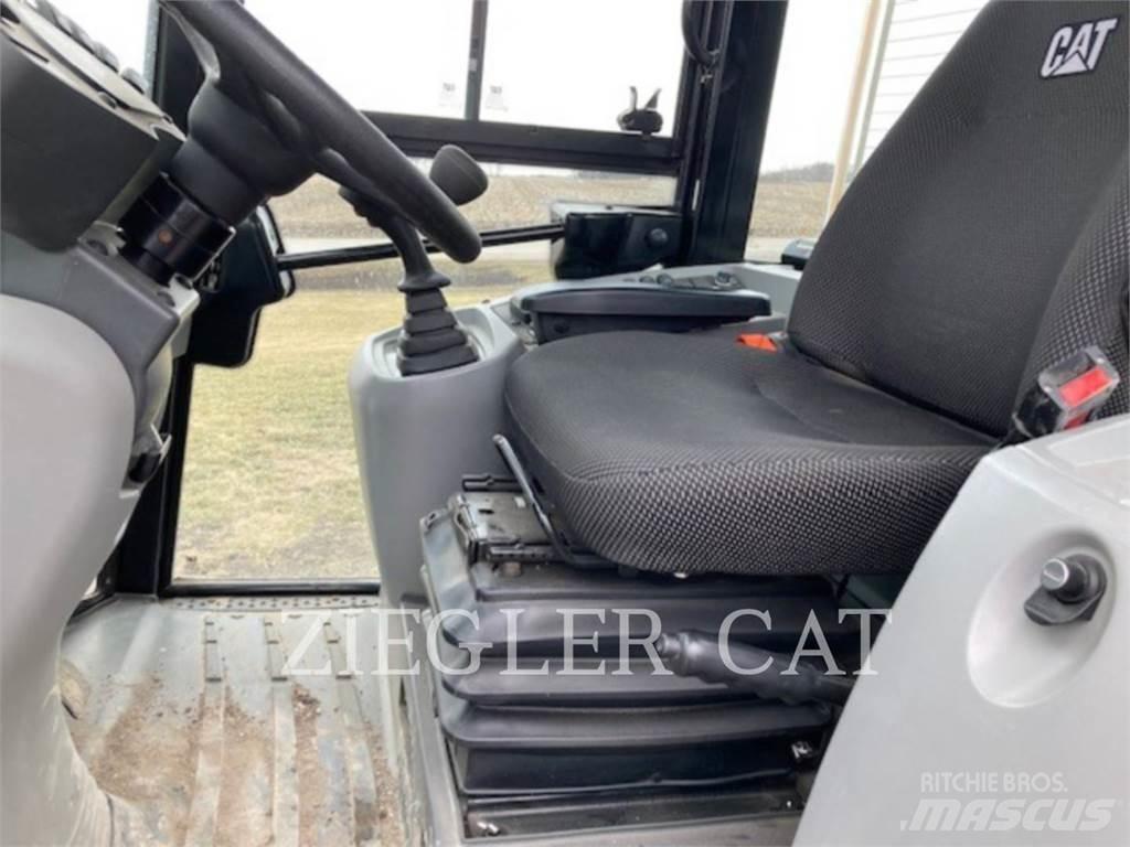 CAT 907M Wielladers