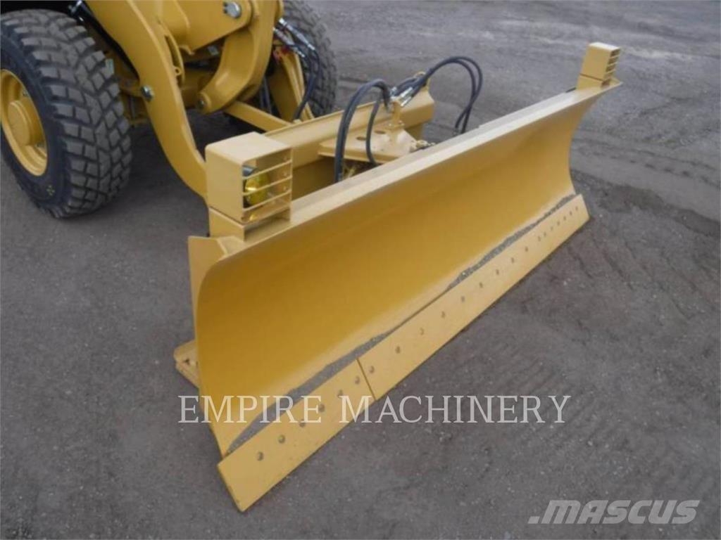 CAT 907M Wielladers