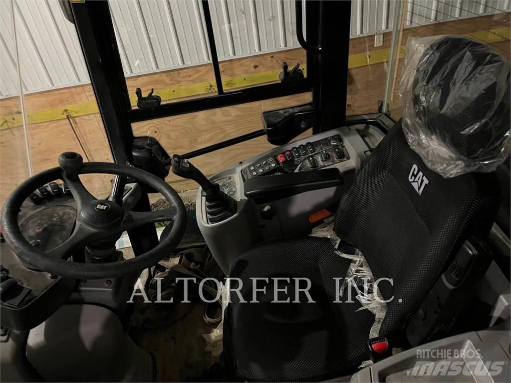 CAT 908M Miniladers