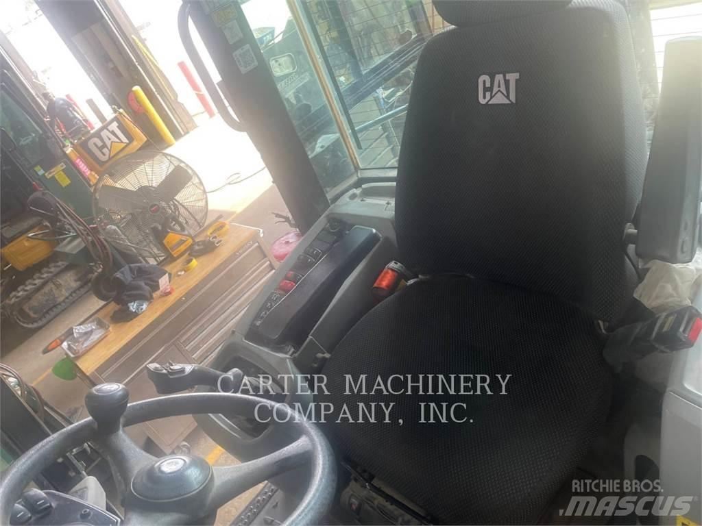 CAT 908M Wielladers