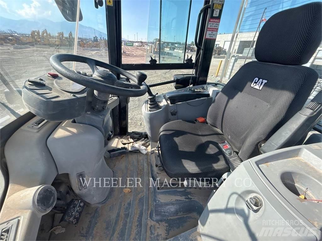 CAT 910M Wielladers